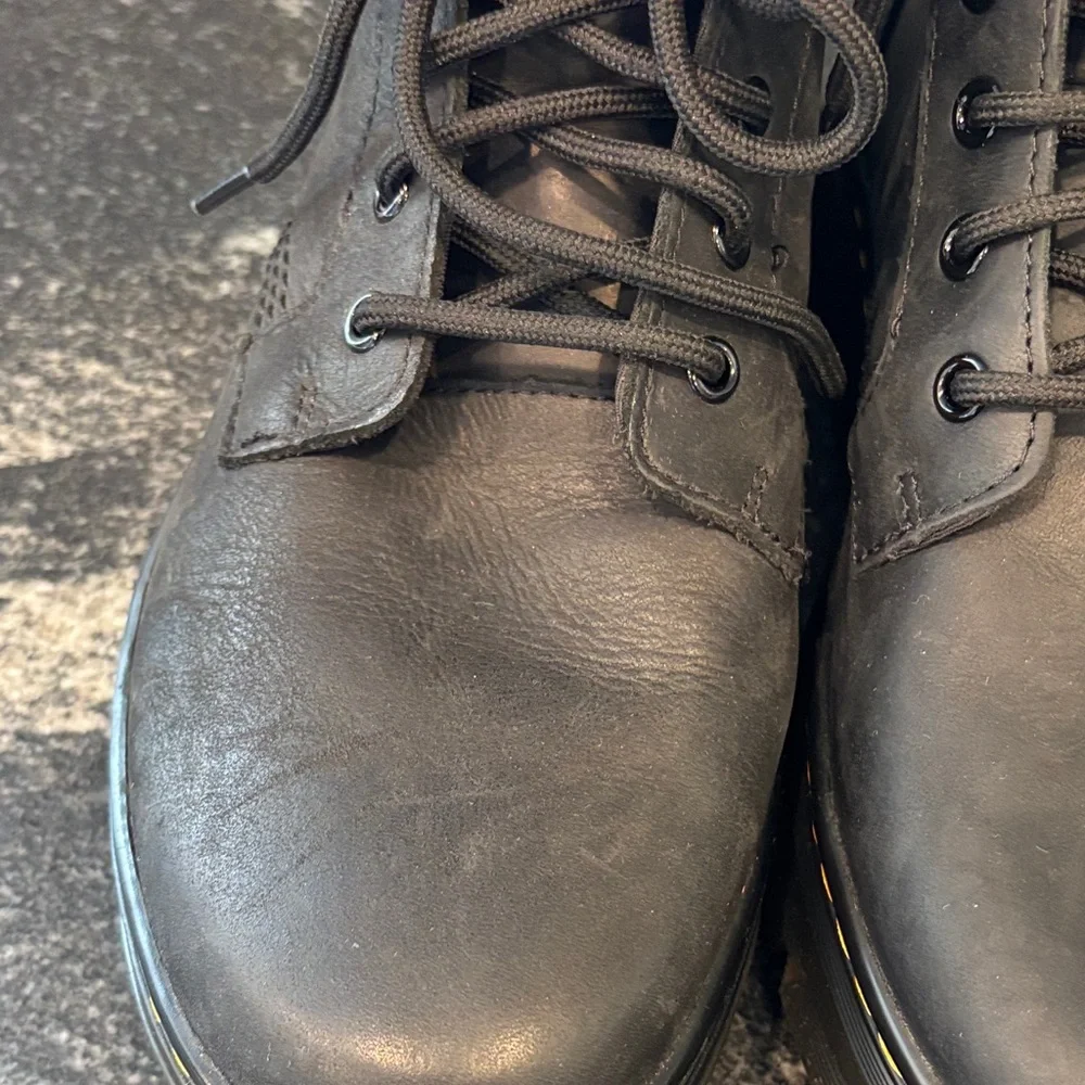 Dr. Martens Combs Leather Casual Black Boots Men's size 9 NEW